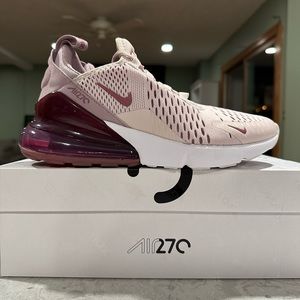 Women’s Nike AirMax 270’s